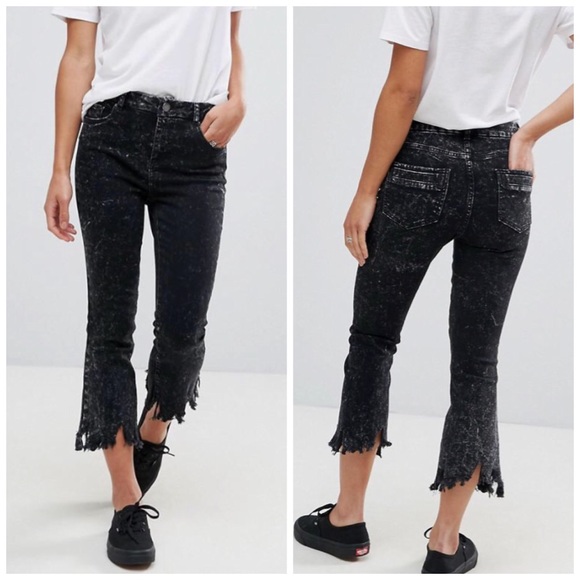 black cropped frayed jeans
